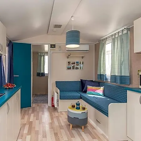 West Coast Mobilhome With Xxl Terrace Hotel