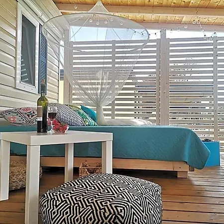 West Coast Mobilhome With Xxl Terrace Hotel