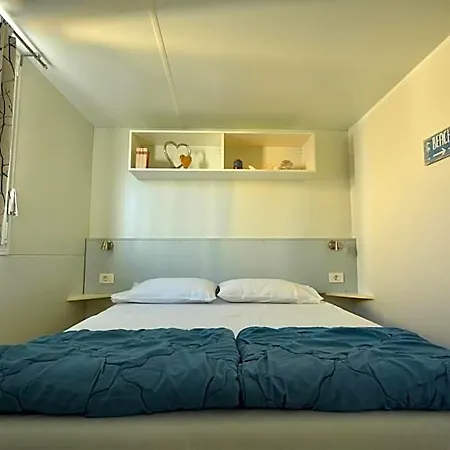 West Coast Mobilhome With Xxl Terrace Hotel