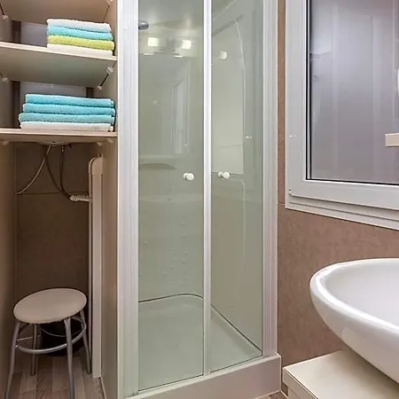Hotel West Coast Mobilhome With Xxl Terrace Poreč